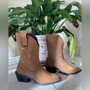 Pecan Suede Bianco cowboy boots